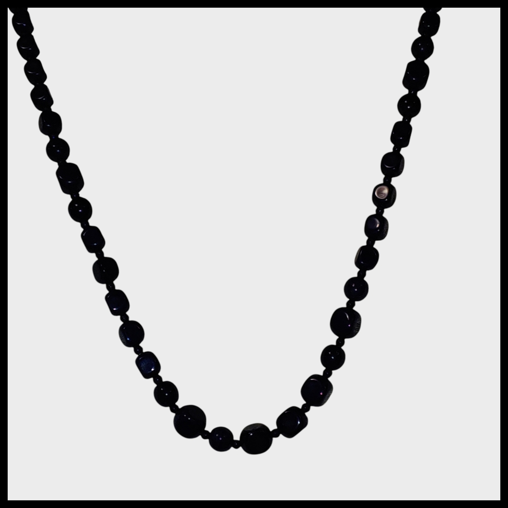 Classic Navy Beaded Long Necklace - Vintage - Picture 3 of 12